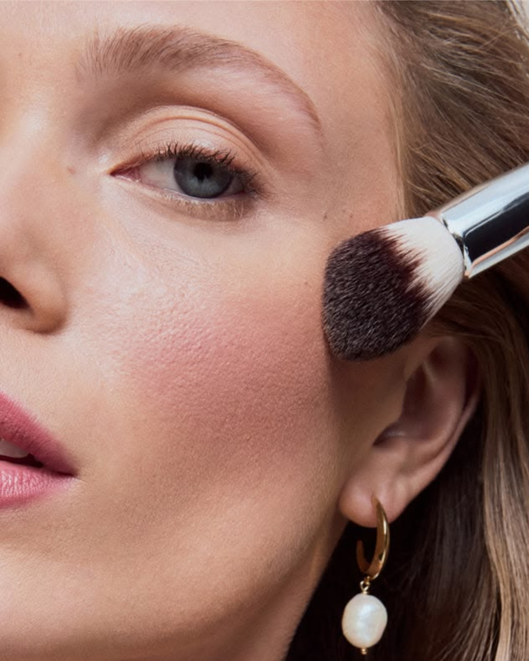 Blush brush